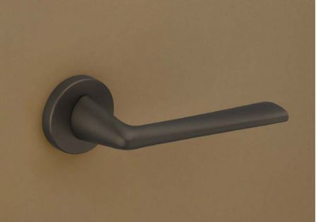 The Pipe Handle by Manital